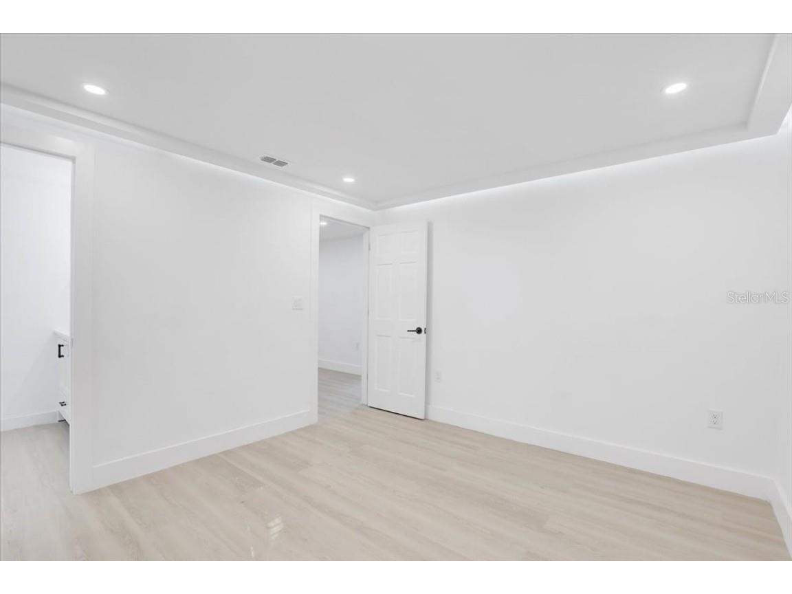 8401 Libby Lane Tampa FL 33619 TB8441004 image11