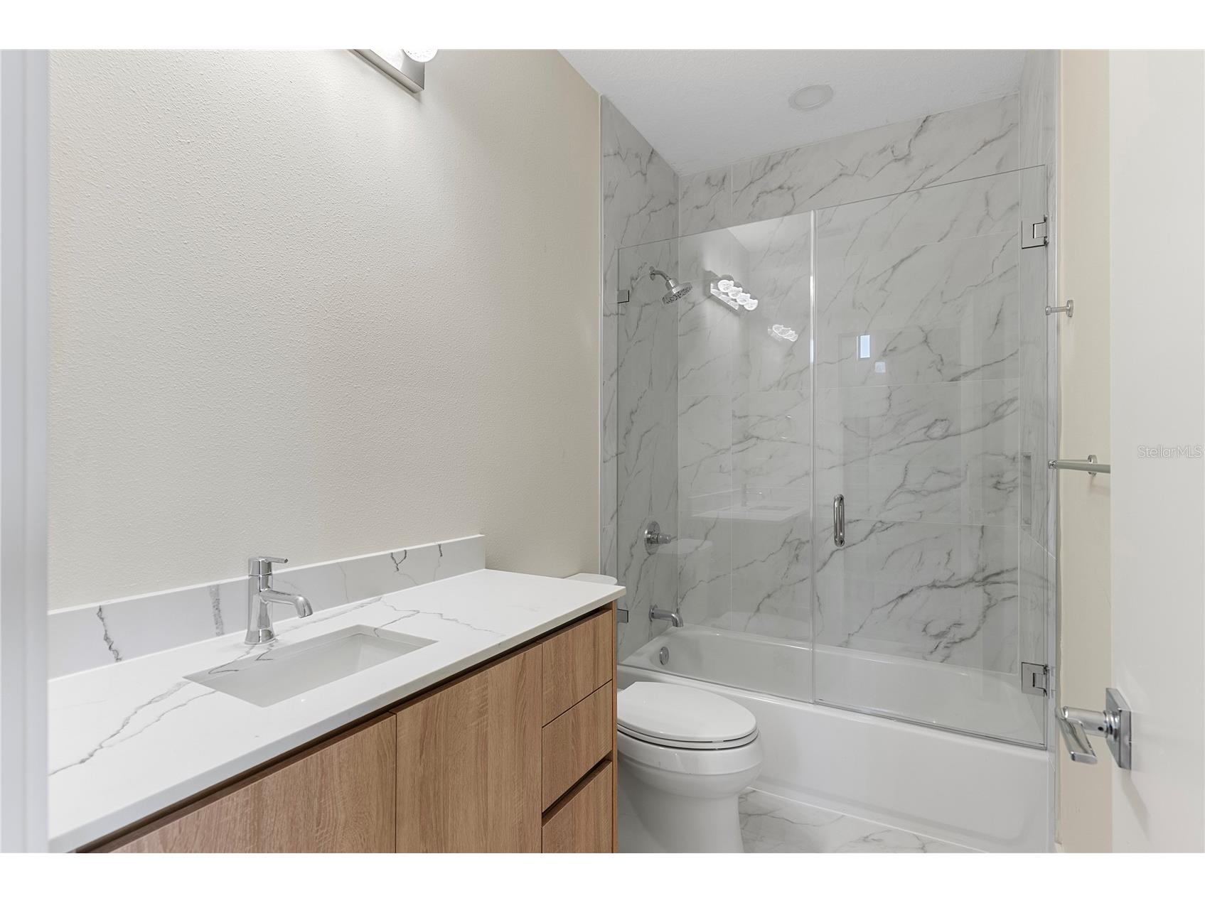 8401 Modano Place Tampa FL 33614 TB8505071 image17