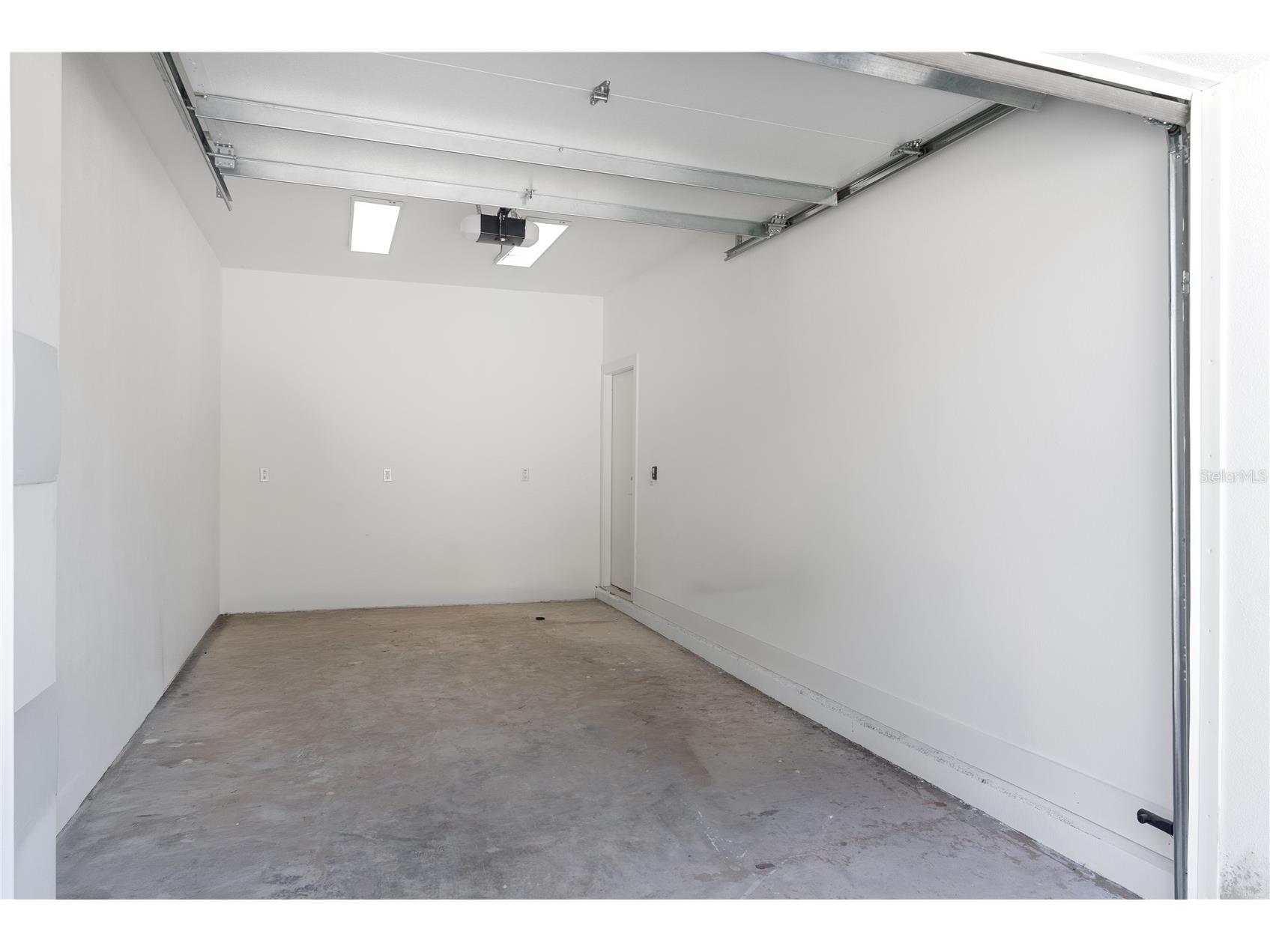 8401 Modano Place Tampa FL 33614 TB8505071 image39