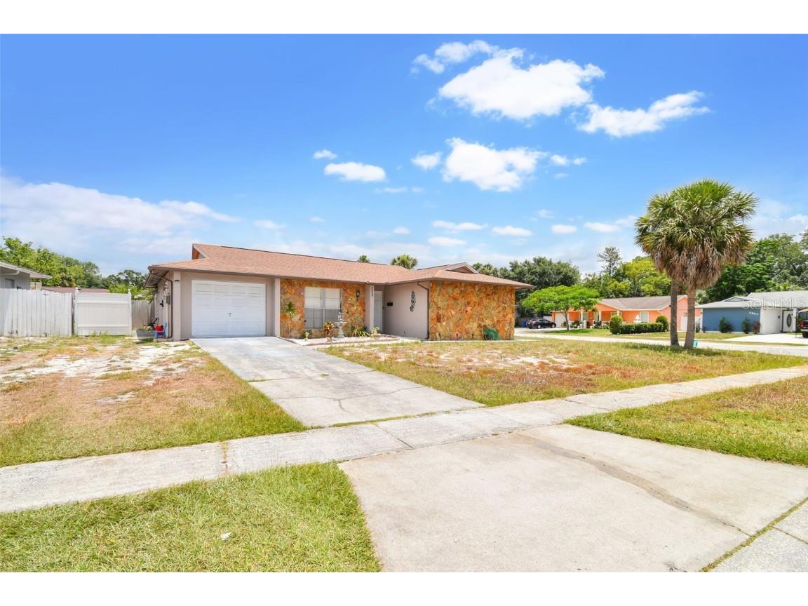 8401 Woodhurst Drive Tampa FL 33615 T3539254 image1