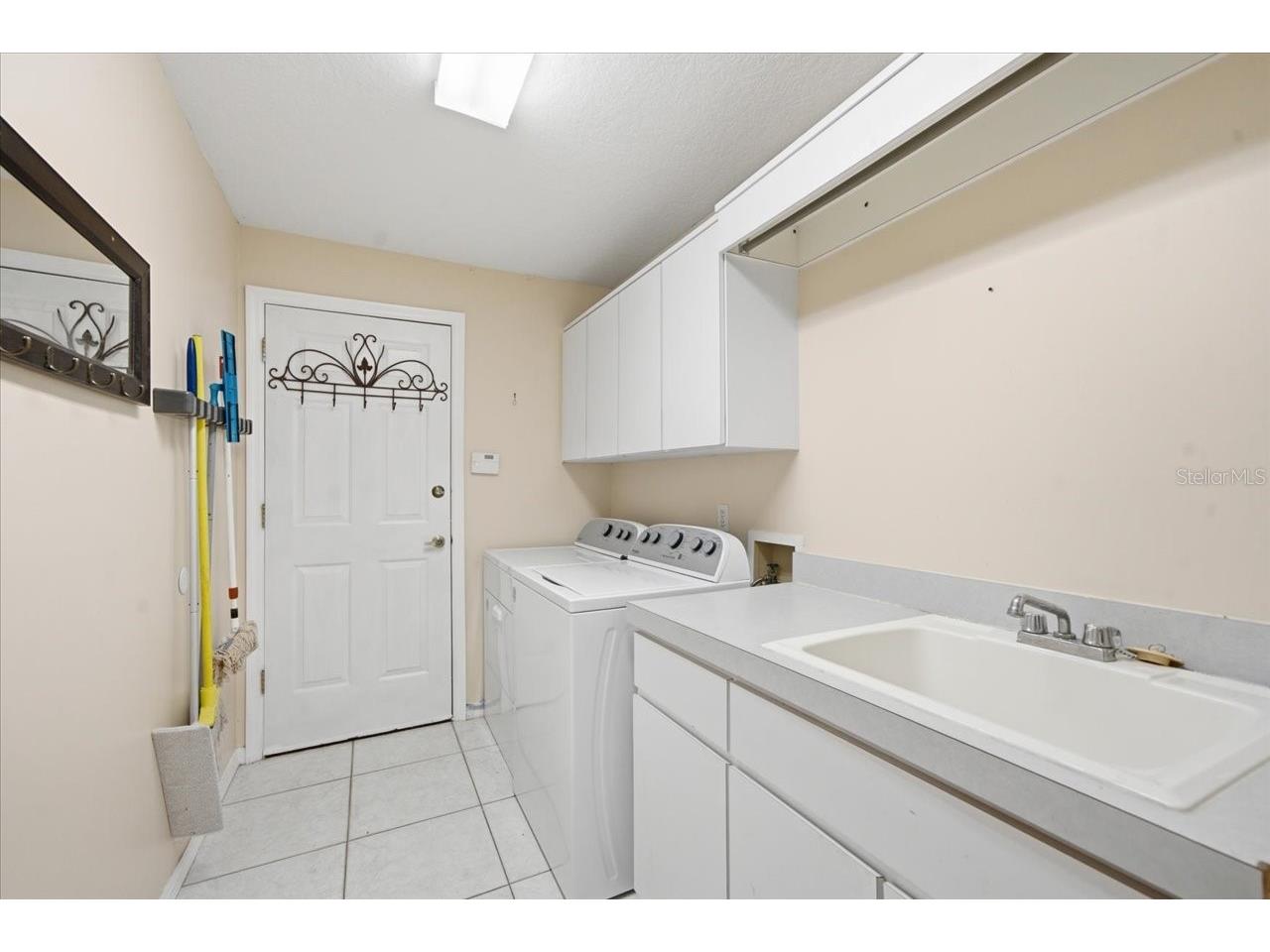 8402 Maybelle Drive Weeki Wachee FL 34613 W7887225 image56