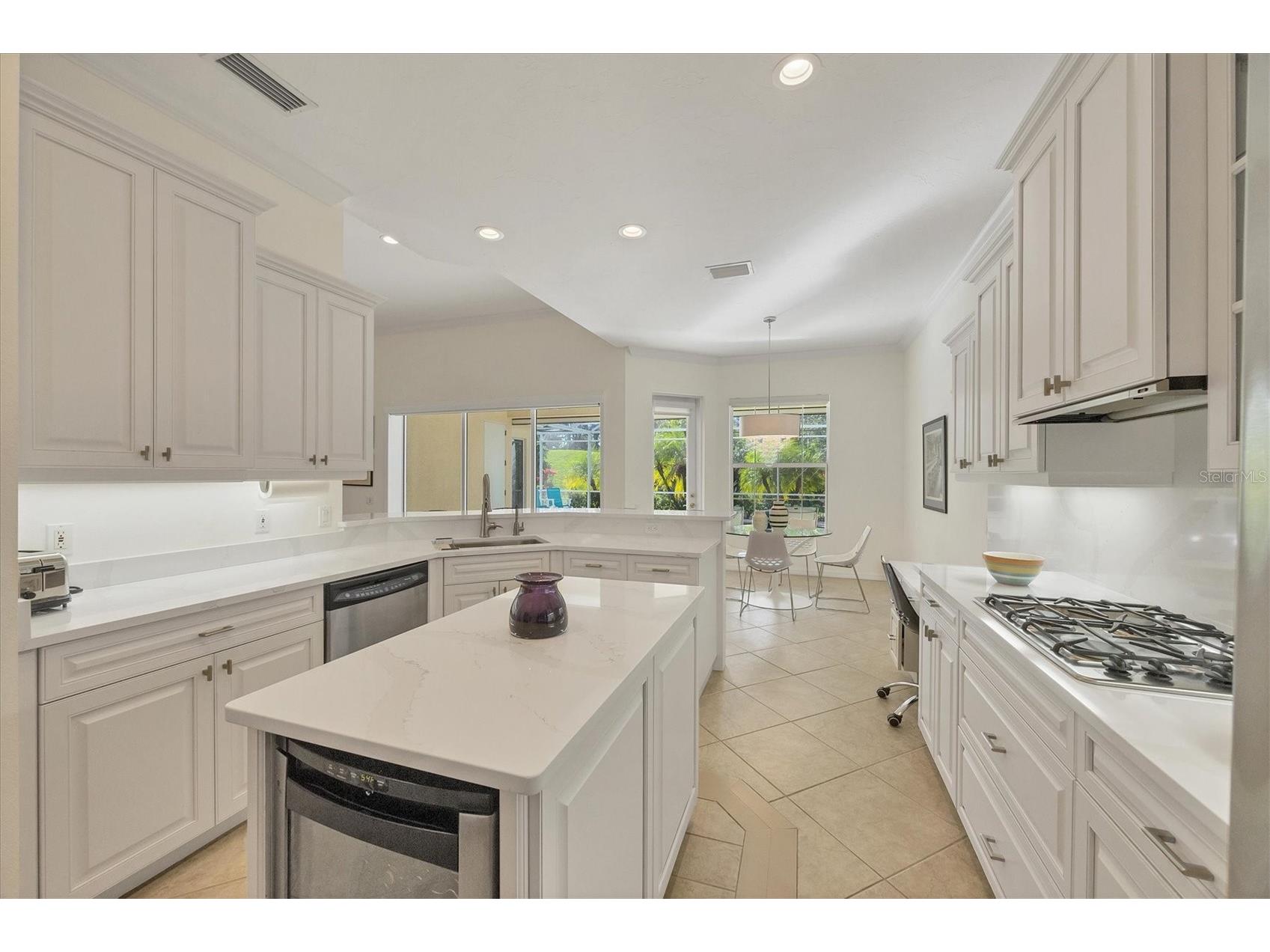 8404 Abingdon Court University Park FL 34201 A4676832 image10
