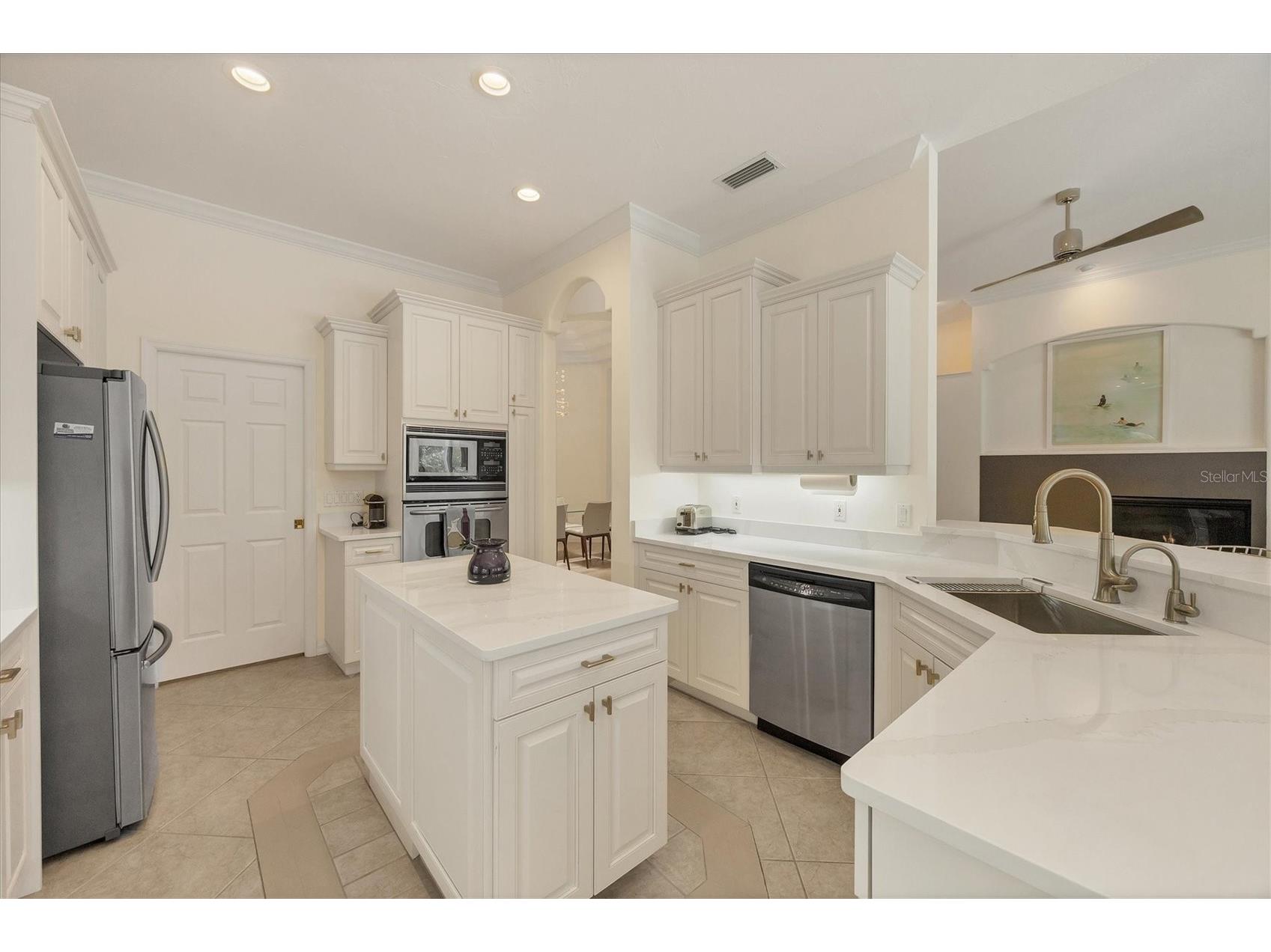 8404 Abingdon Court University Park FL 34201 A4676832 image12