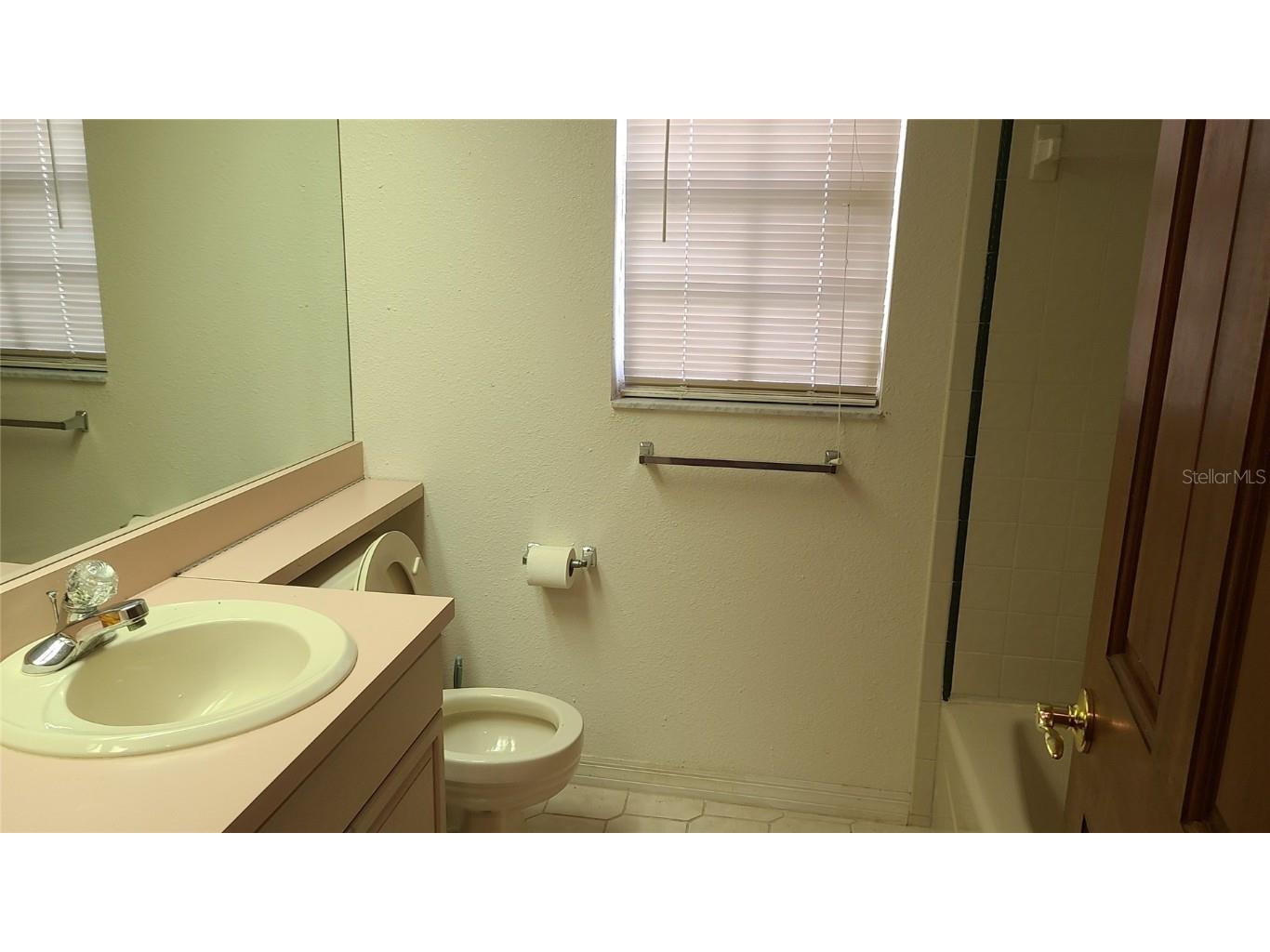 8404 Barrett Place Tampa FL 33617 TB8449906 image10