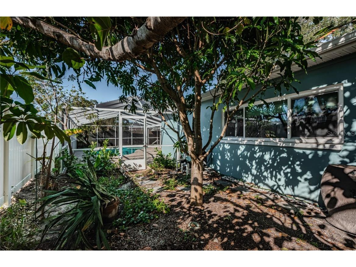 8404 Flagstone Drive, Tampa, FL, 33615 MLS T3492938 Edina Realty