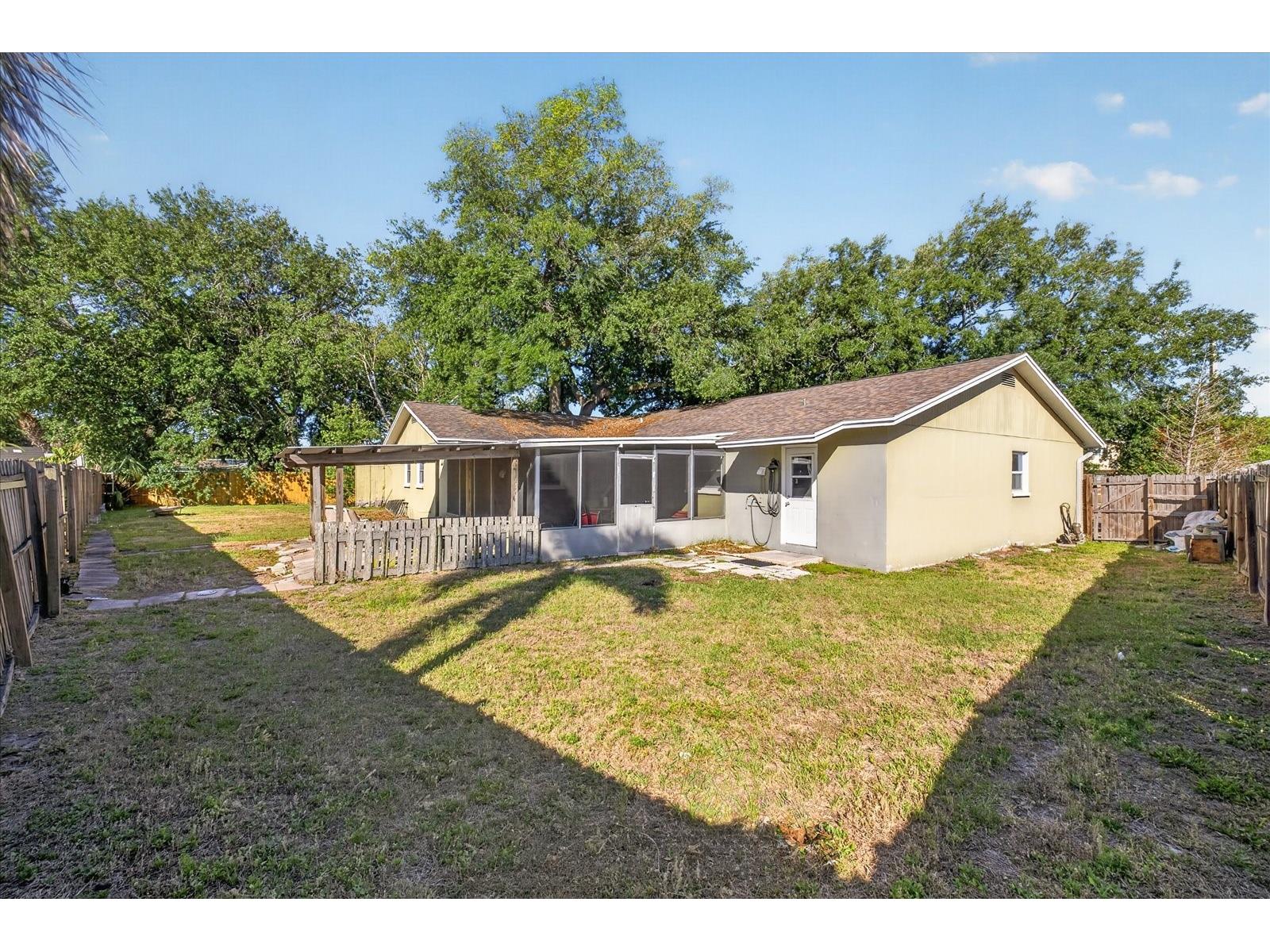 8404 Sandstone Court Tampa FL 33615 TB8498655 image18