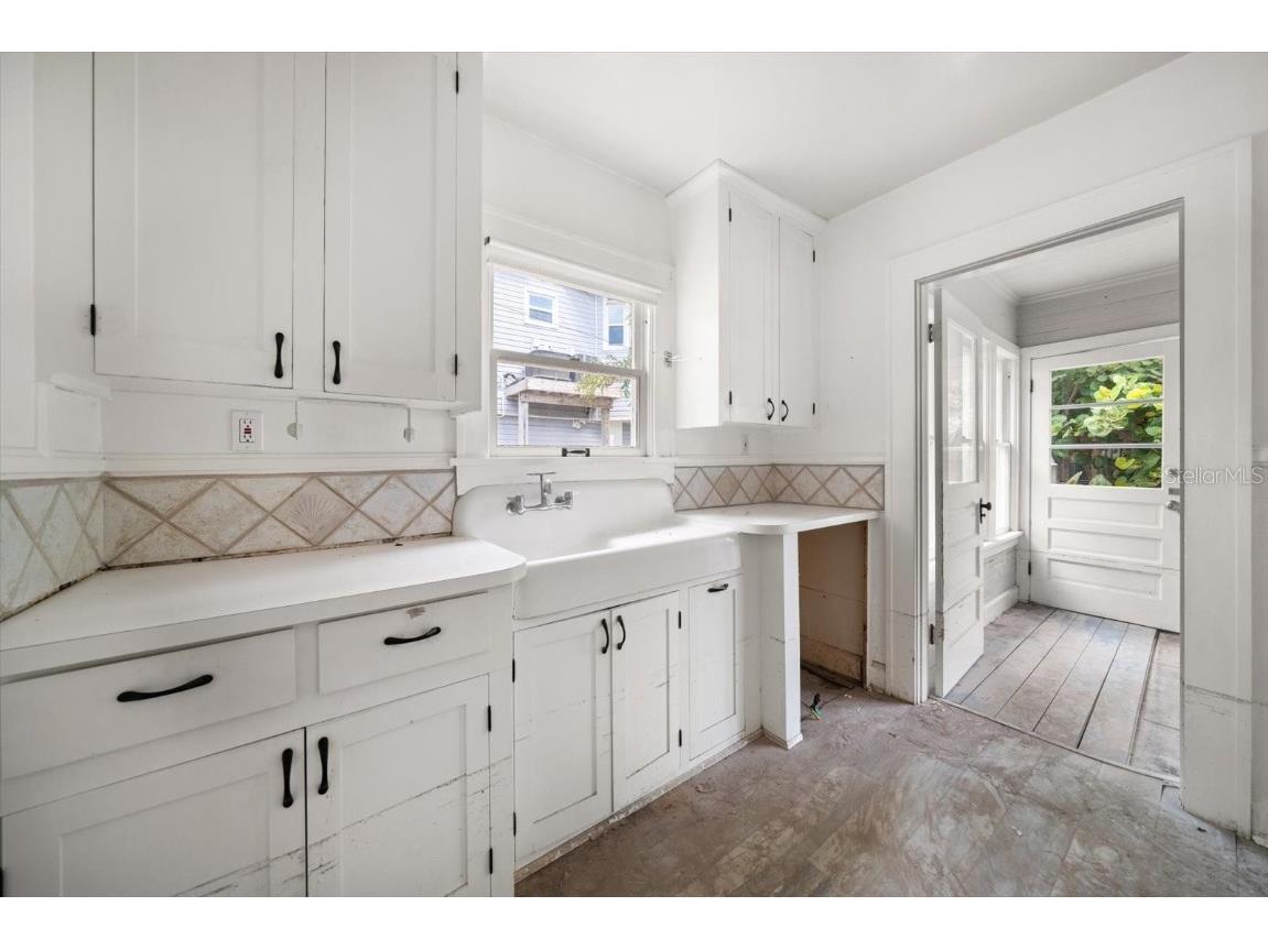 8405 Bayshore Drive Treasure Island FL 33706 - BLIND PASS WATERWAY TB8411617 image18