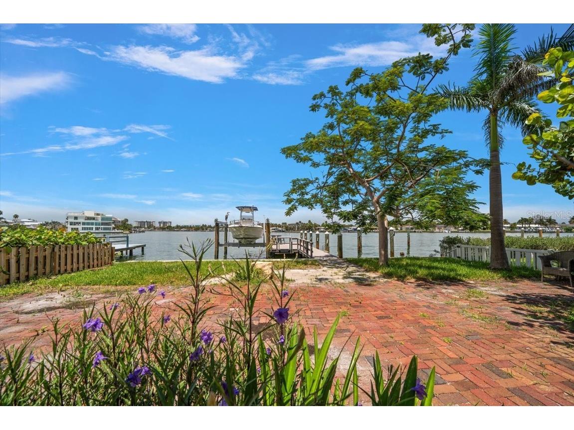 8405 Bayshore Drive Treasure Island FL 33706 - BLIND PASS WATERWAY TB8411617 image27