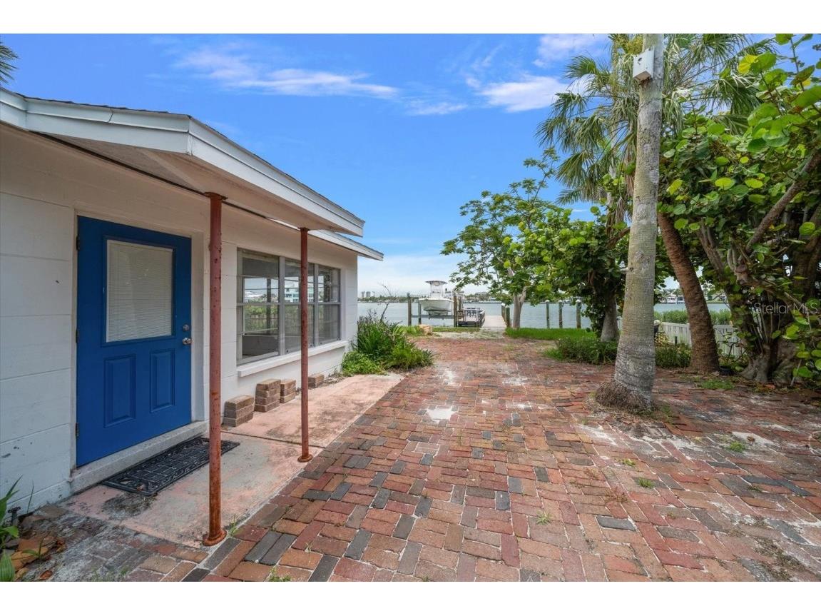 8405 Bayshore Drive Treasure Island FL 33706 - BLIND PASS WATERWAY TB8411617 image28