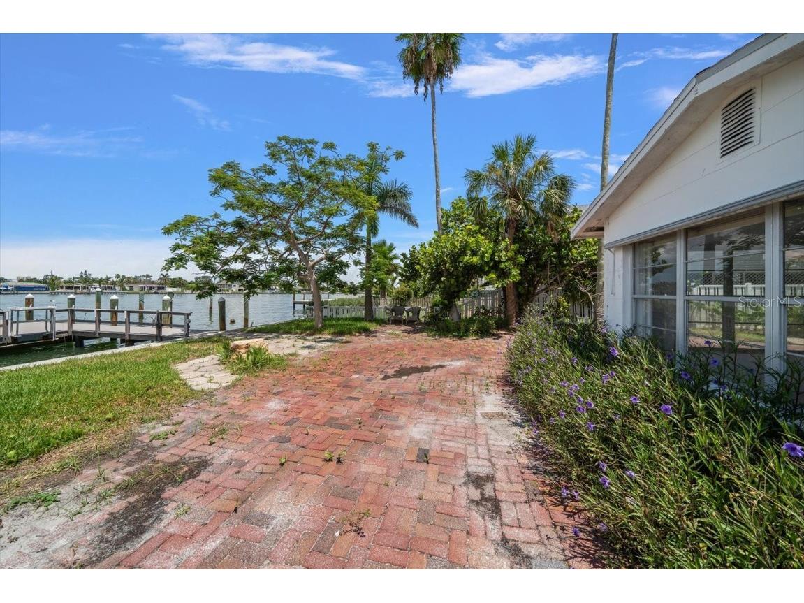 8405 Bayshore Drive Treasure Island FL 33706 - BLIND PASS WATERWAY TB8411617 image29