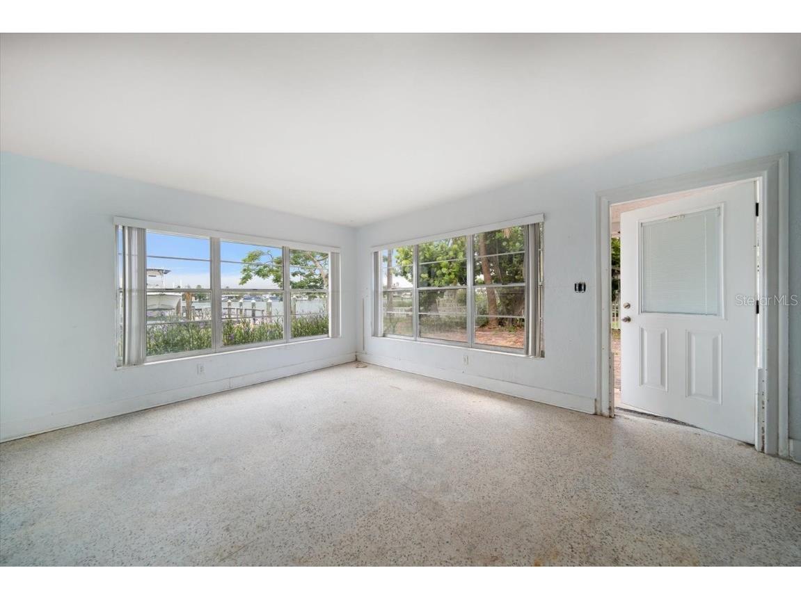 8405 Bayshore Drive Treasure Island FL 33706 - BLIND PASS WATERWAY TB8411617 image30