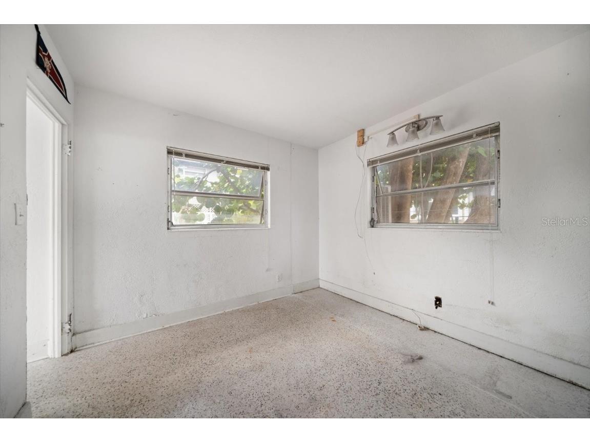 8405 Bayshore Drive Treasure Island FL 33706 - BLIND PASS WATERWAY TB8411617 image32