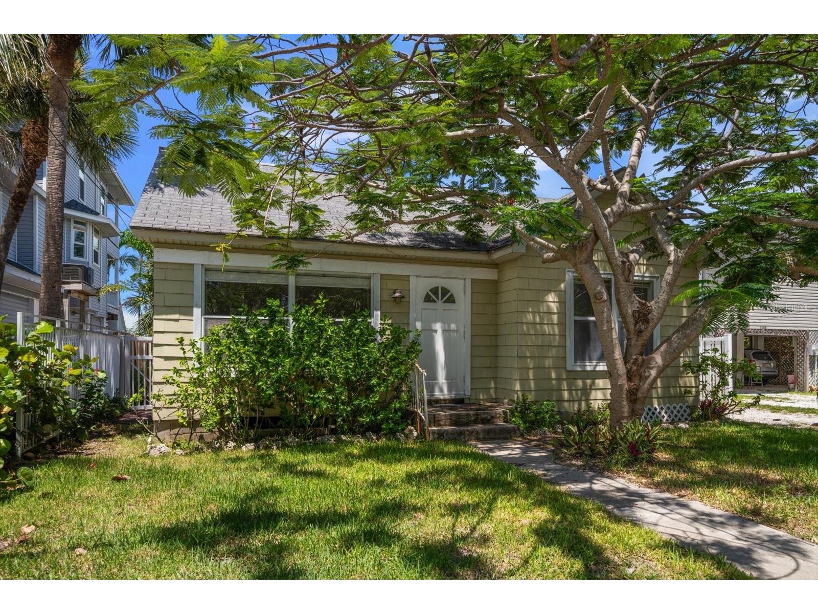 8405 Bayshore Drive Treasure Island FL 33706 - BLIND PASS WATERWAY TB8411617 image52