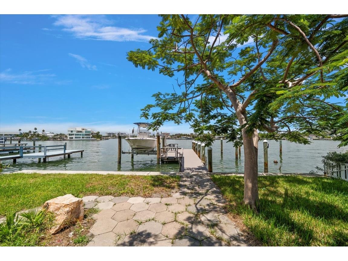 8405 Bayshore Drive Treasure Island FL 33706 - BLIND PASS WATERWAY TB8433920 image14