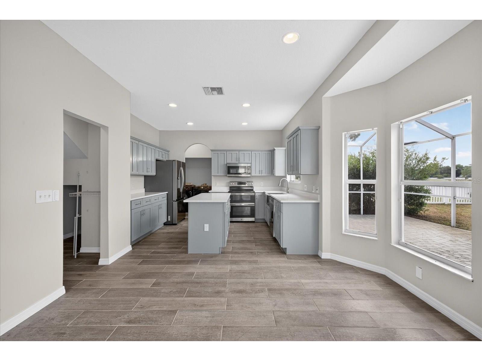 8405 Canterbury Lake Boulevard Tampa FL 33619 TB8506285 image20