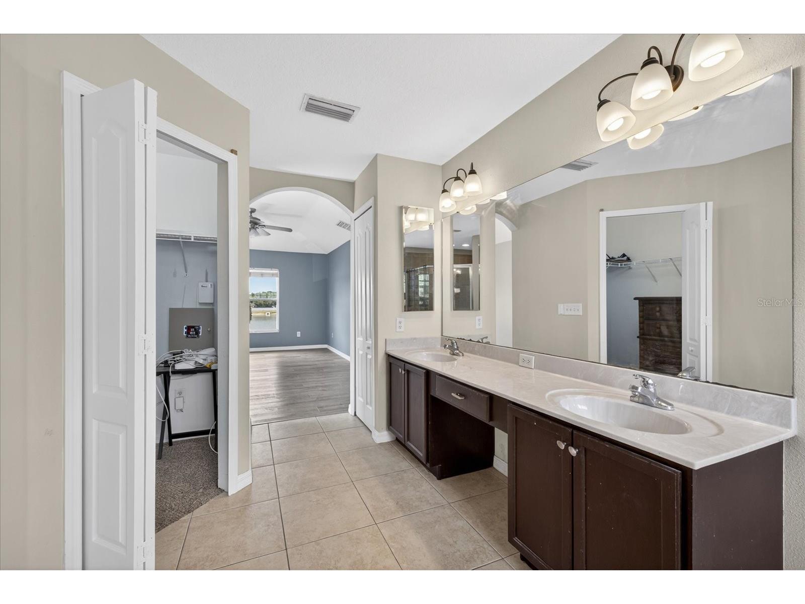 8405 Canterbury Lake Boulevard Tampa FL 33619 TB8506285 image32