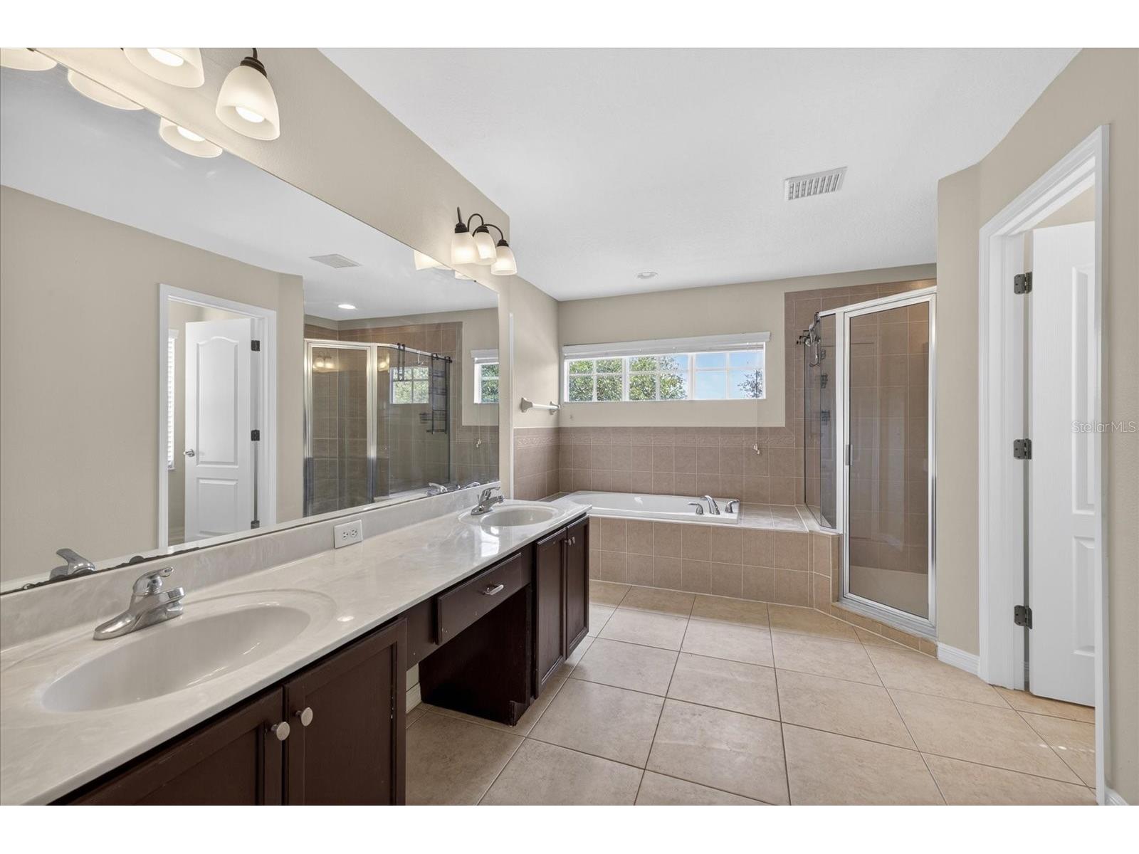 8405 Canterbury Lake Boulevard Tampa FL 33619 TB8506285 image33