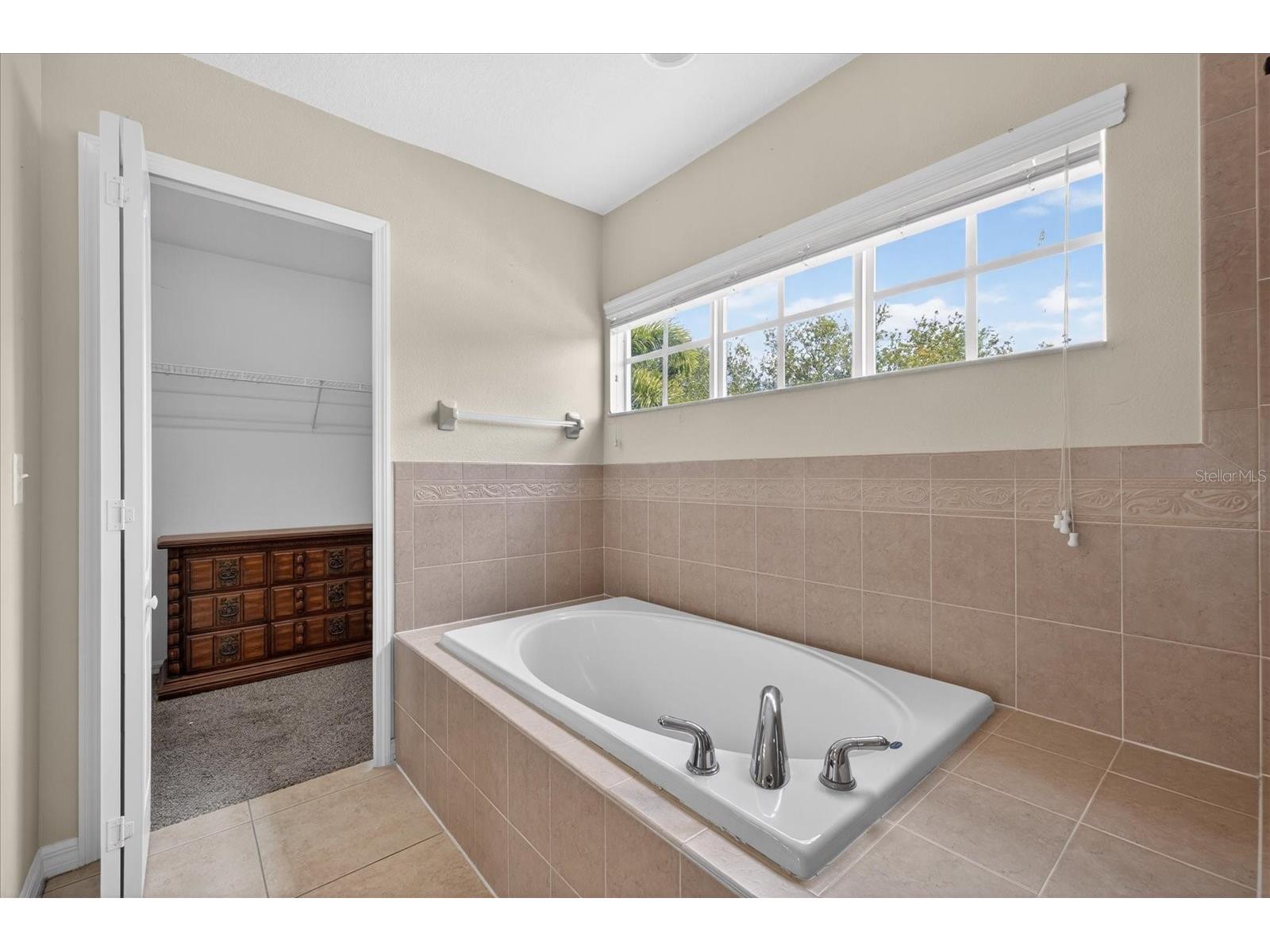 8405 Canterbury Lake Boulevard Tampa FL 33619 TB8506285 image36