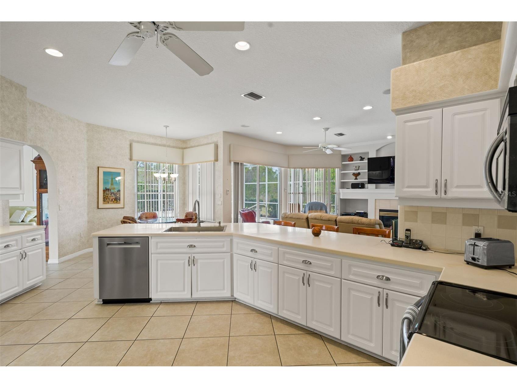 8405 Maybelle Drive Weeki Wachee FL 34613 TB8489039 image11