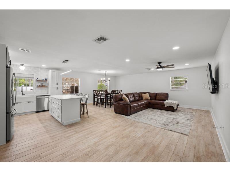 8405 Stillbrook Avenue Tampa FL 33615 TB8425010 image2