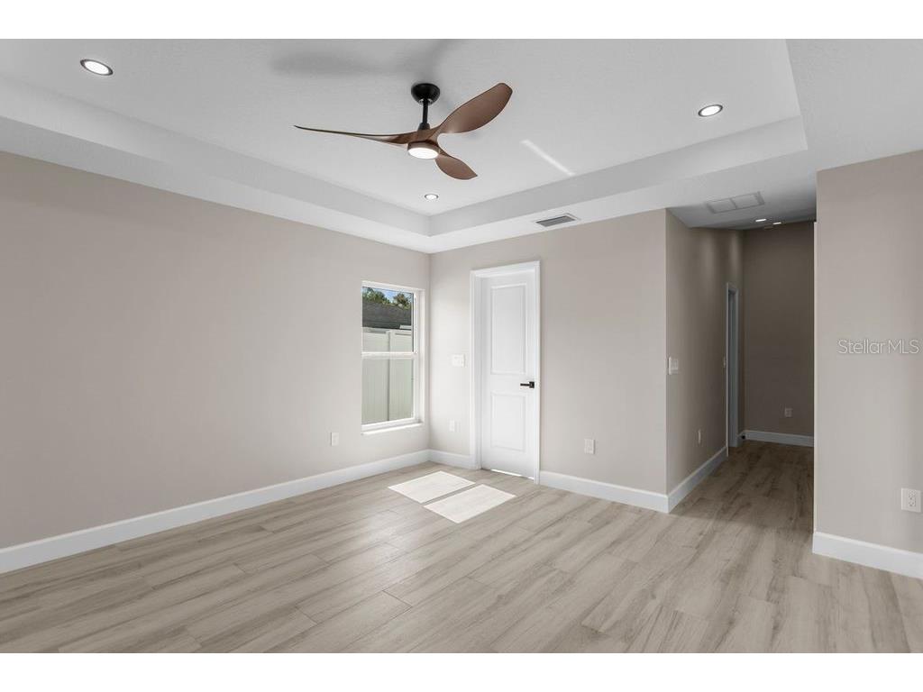 8405 Woodlake Drive Tampa FL 33615 TB8419378 image12