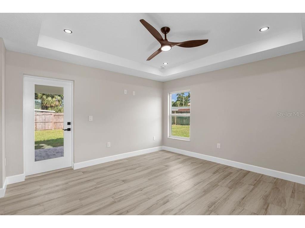 8405 Woodlake Drive Tampa FL 33615 TB8419378 image14