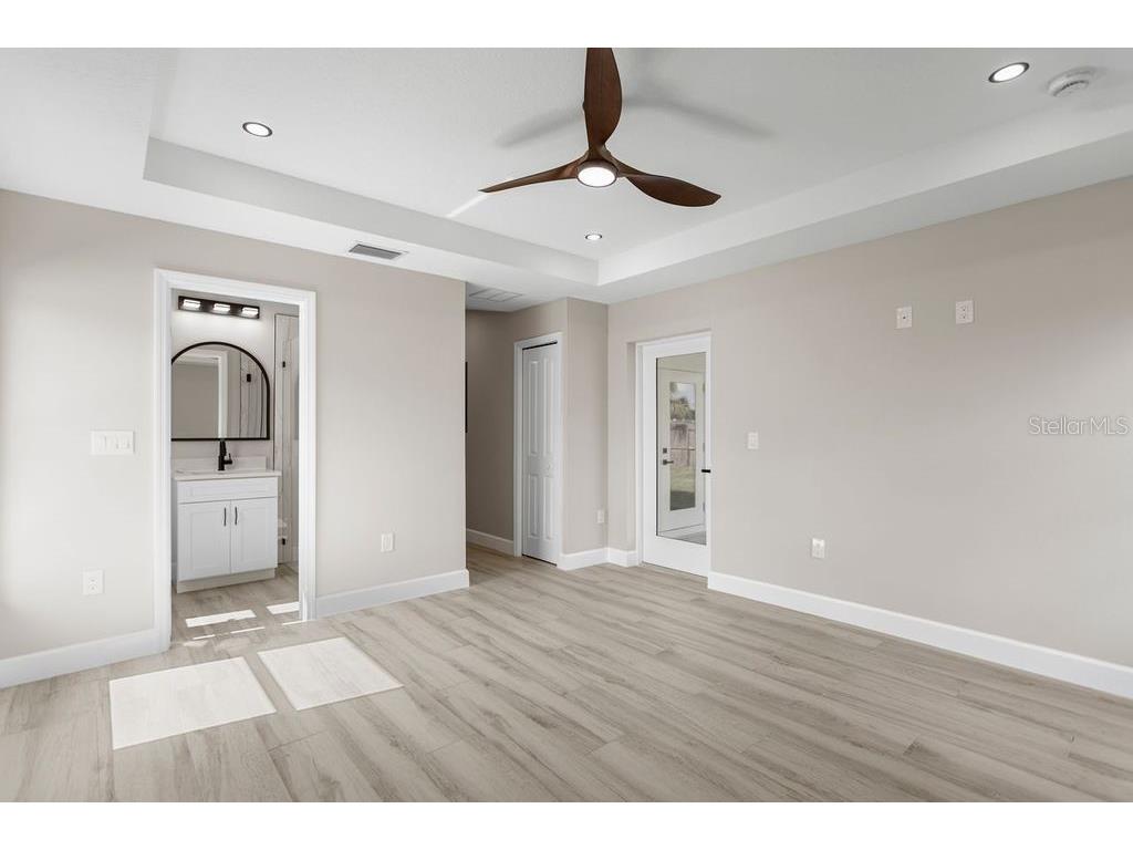 8405 Woodlake Drive Tampa FL 33615 TB8419378 image15