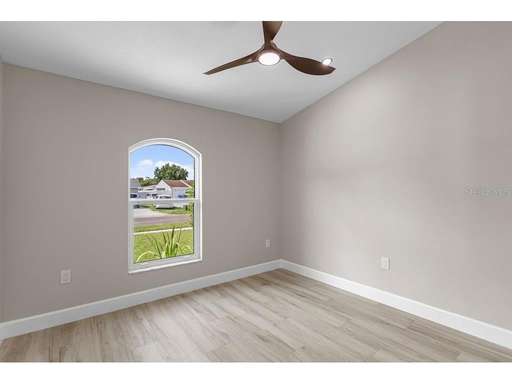 8405 Woodlake Drive Tampa FL 33615 TB8419378 image20