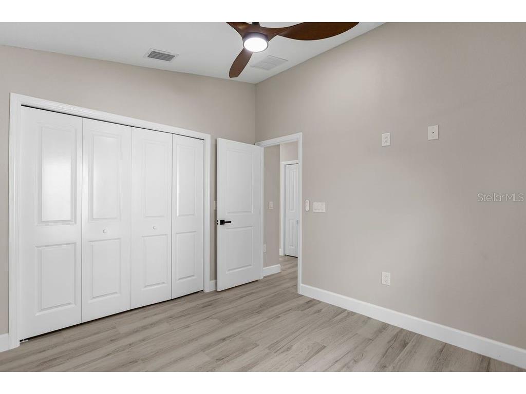 8405 Woodlake Drive Tampa FL 33615 TB8419378 image23