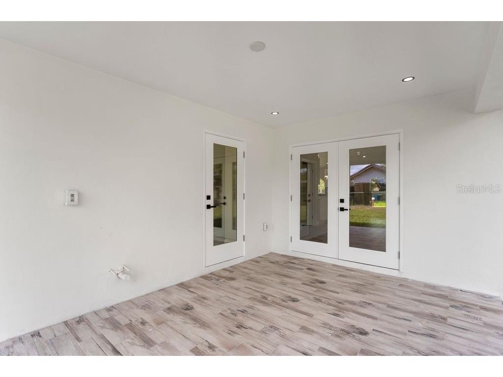 8405 Woodlake Drive Tampa FL 33615 TB8419378 image26