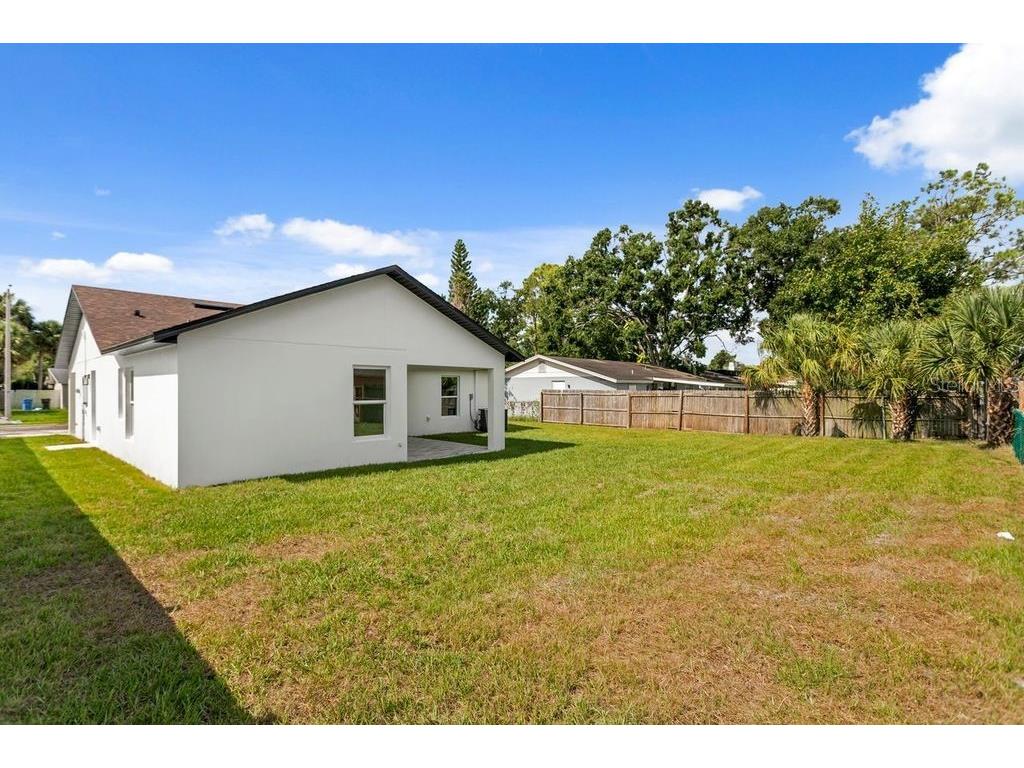 8405 Woodlake Drive Tampa FL 33615 TB8419378 image28