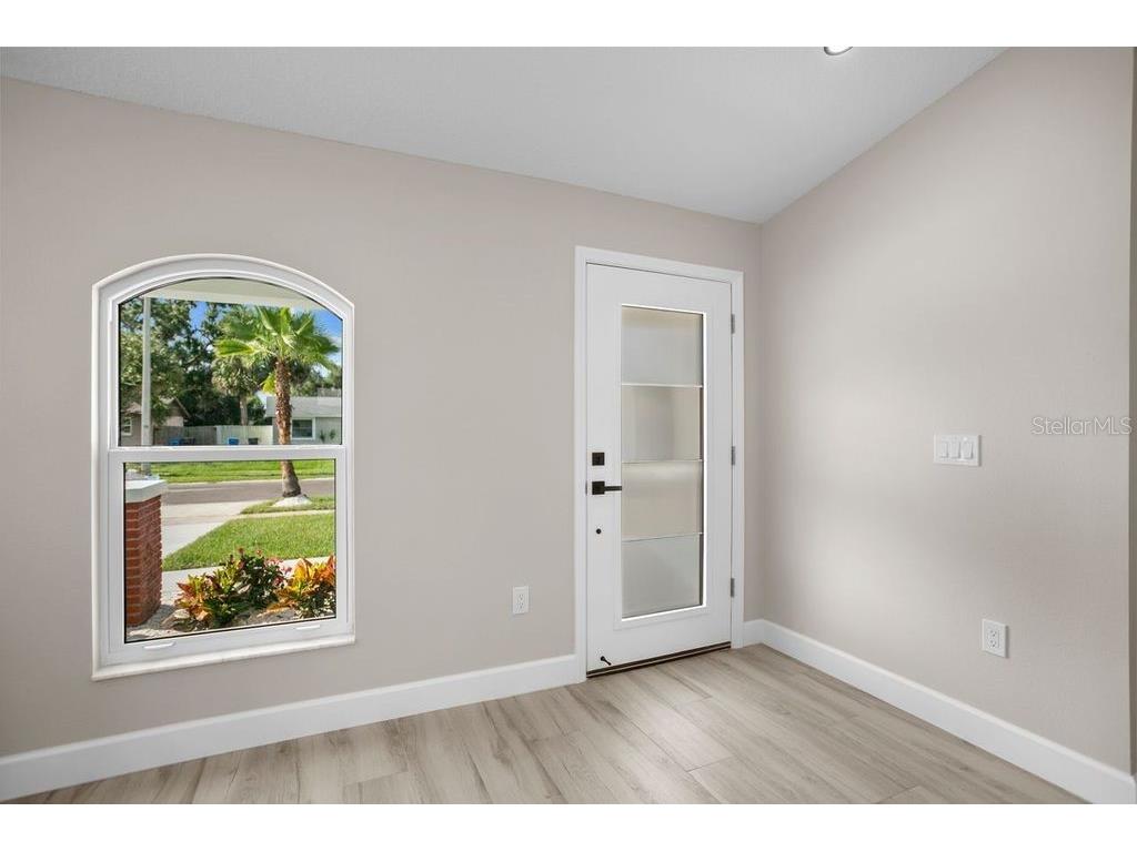 8405 Woodlake Drive Tampa FL 33615 TB8419378 image6