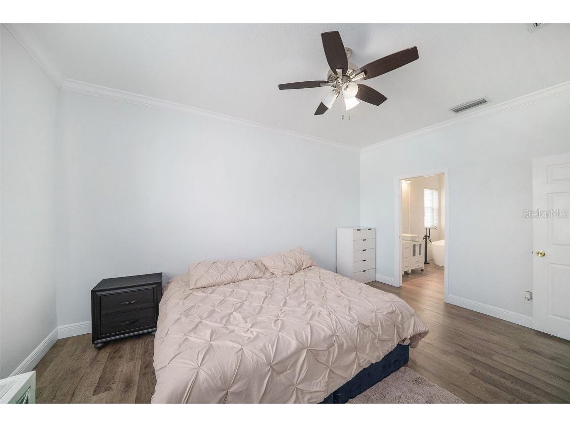 8407 Hunters Fork Loop Ruskin FL 33573 TB8381465 image15