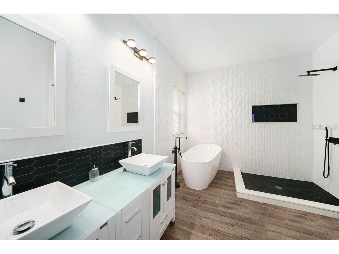 8407 Hunters Fork Loop Ruskin FL 33573 TB8381465 image16