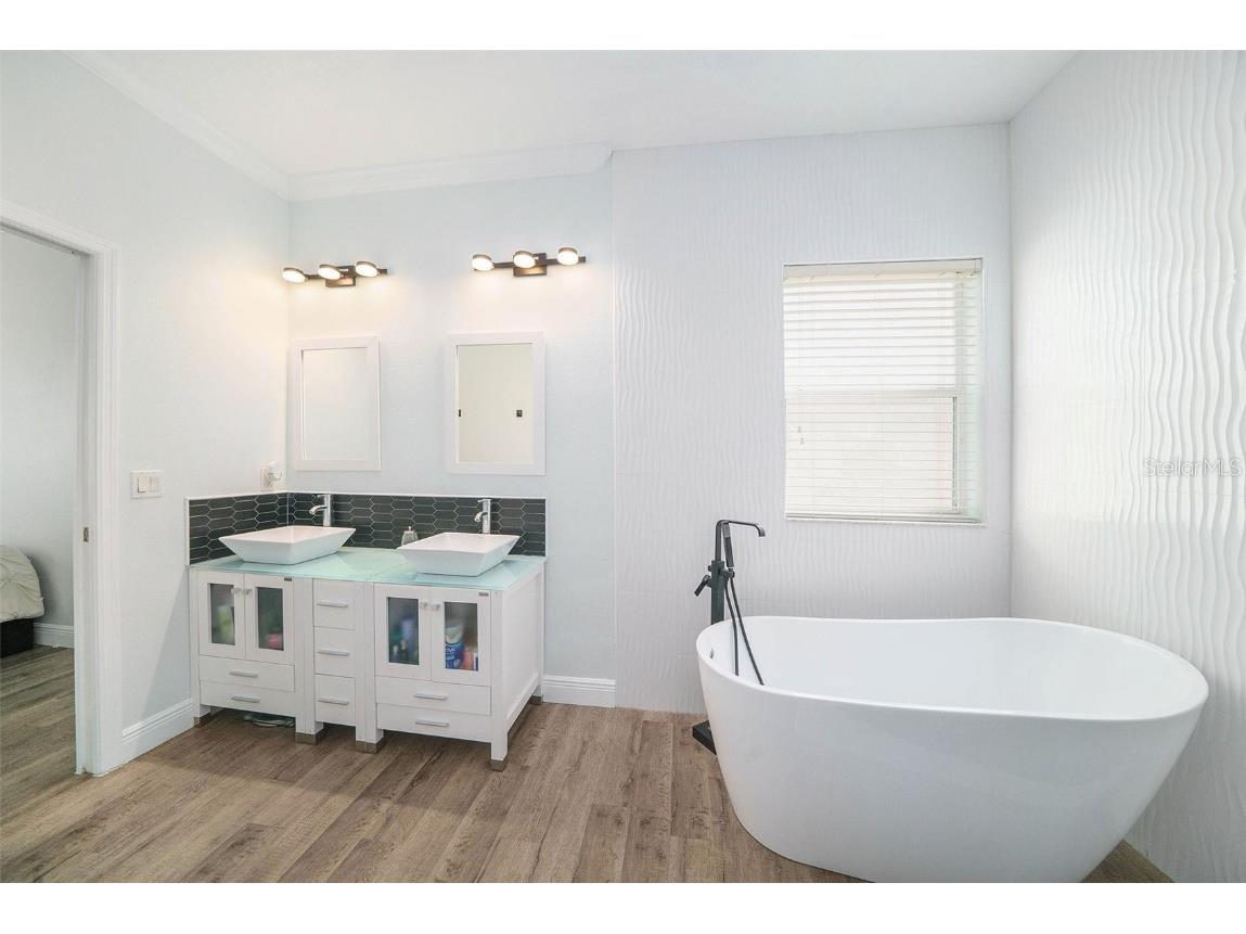 8407 Hunters Fork Loop Ruskin FL 33573 TB8381465 image17