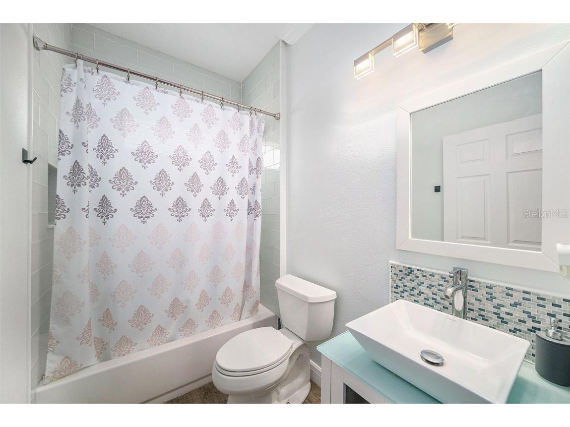 8407 Hunters Fork Loop Ruskin FL 33573 TB8381465 image22