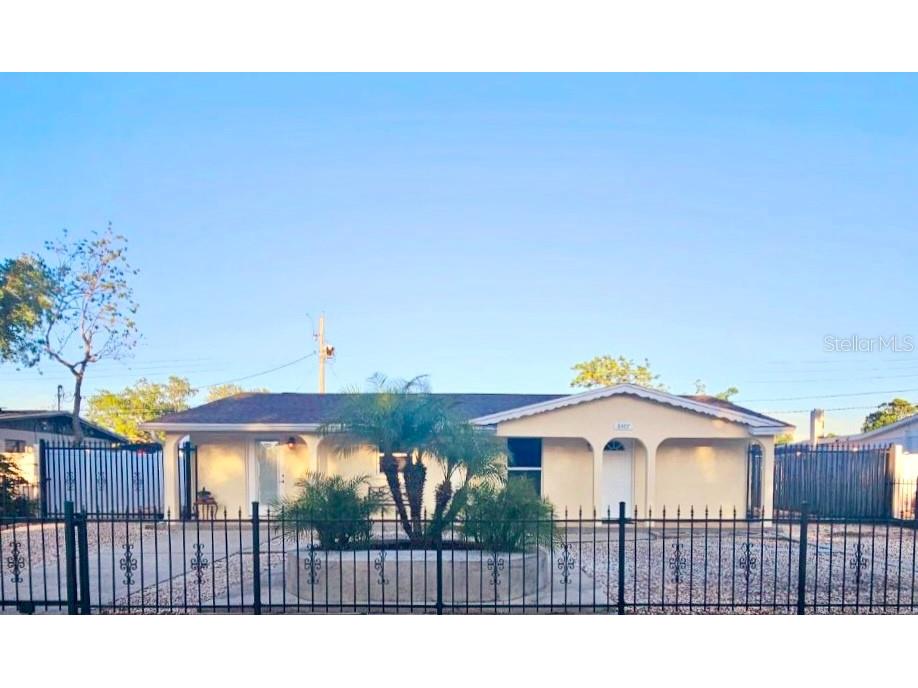 8407 River Oaks Drive Tampa FL 33615 TB8366267 image1