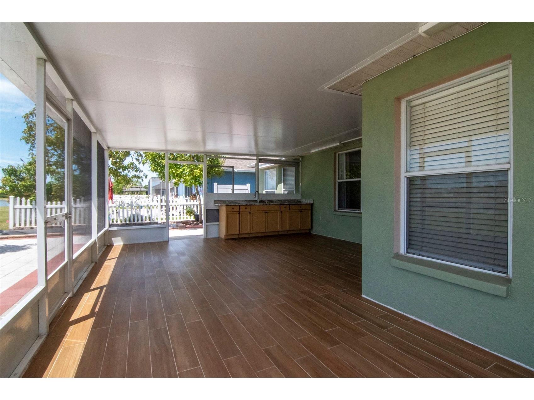 8408 Canterbury Lake Boulevard Tampa FL 33619 O6398946 image12
