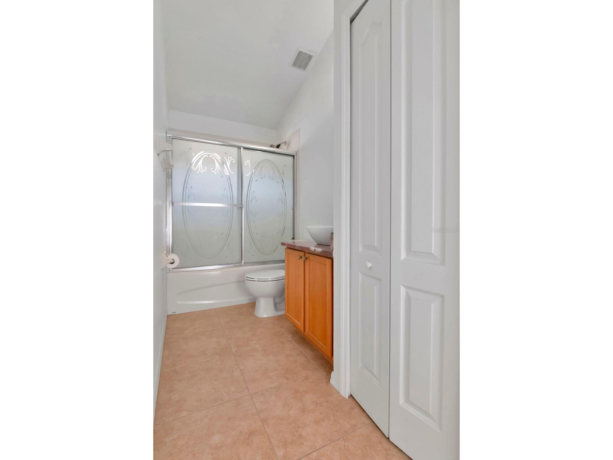 8408 Canterbury Lake Boulevard Tampa FL 33619 O6398946 image26