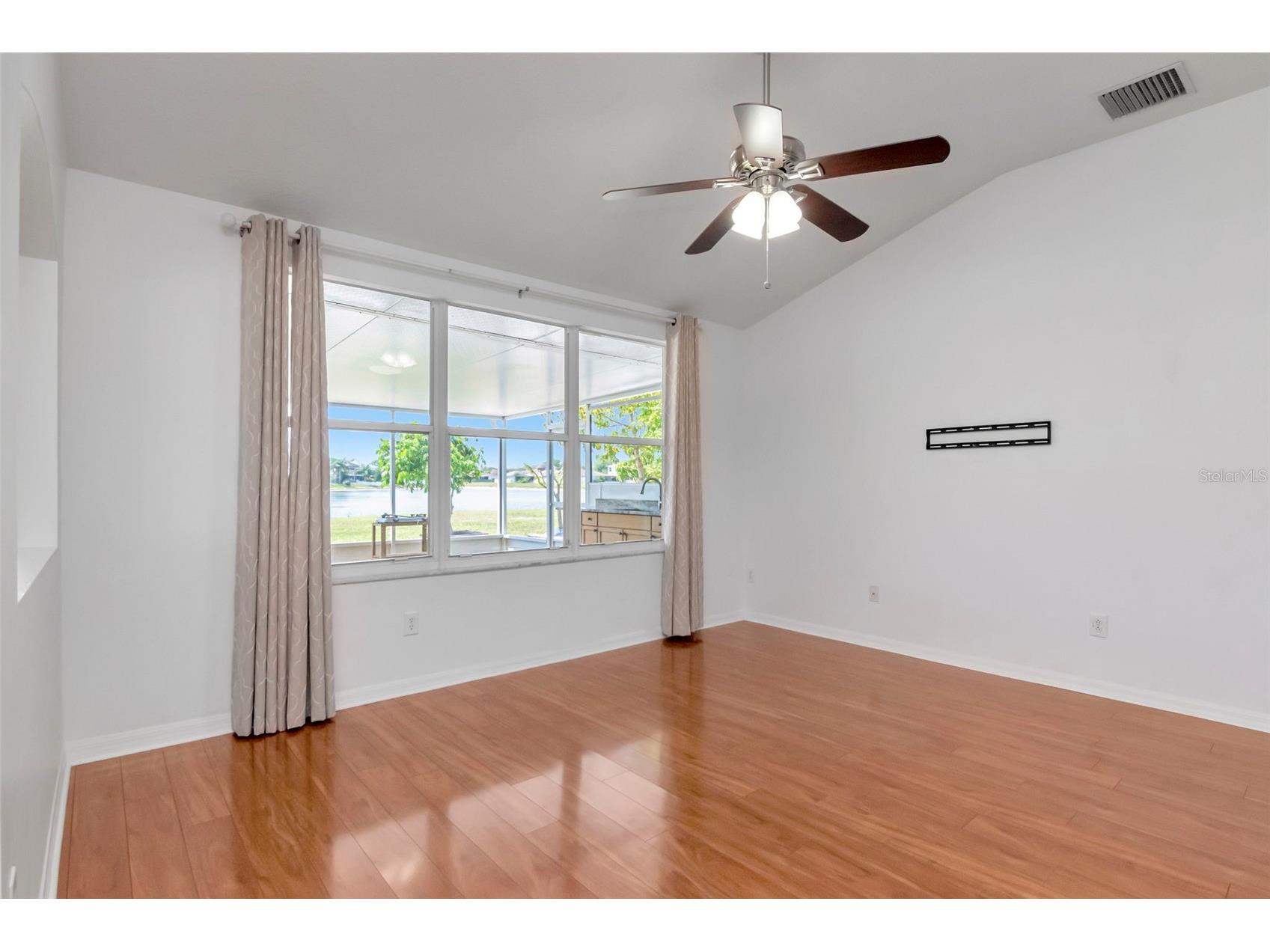 8408 Canterbury Lake Boulevard Tampa FL 33619 O6398946 image45