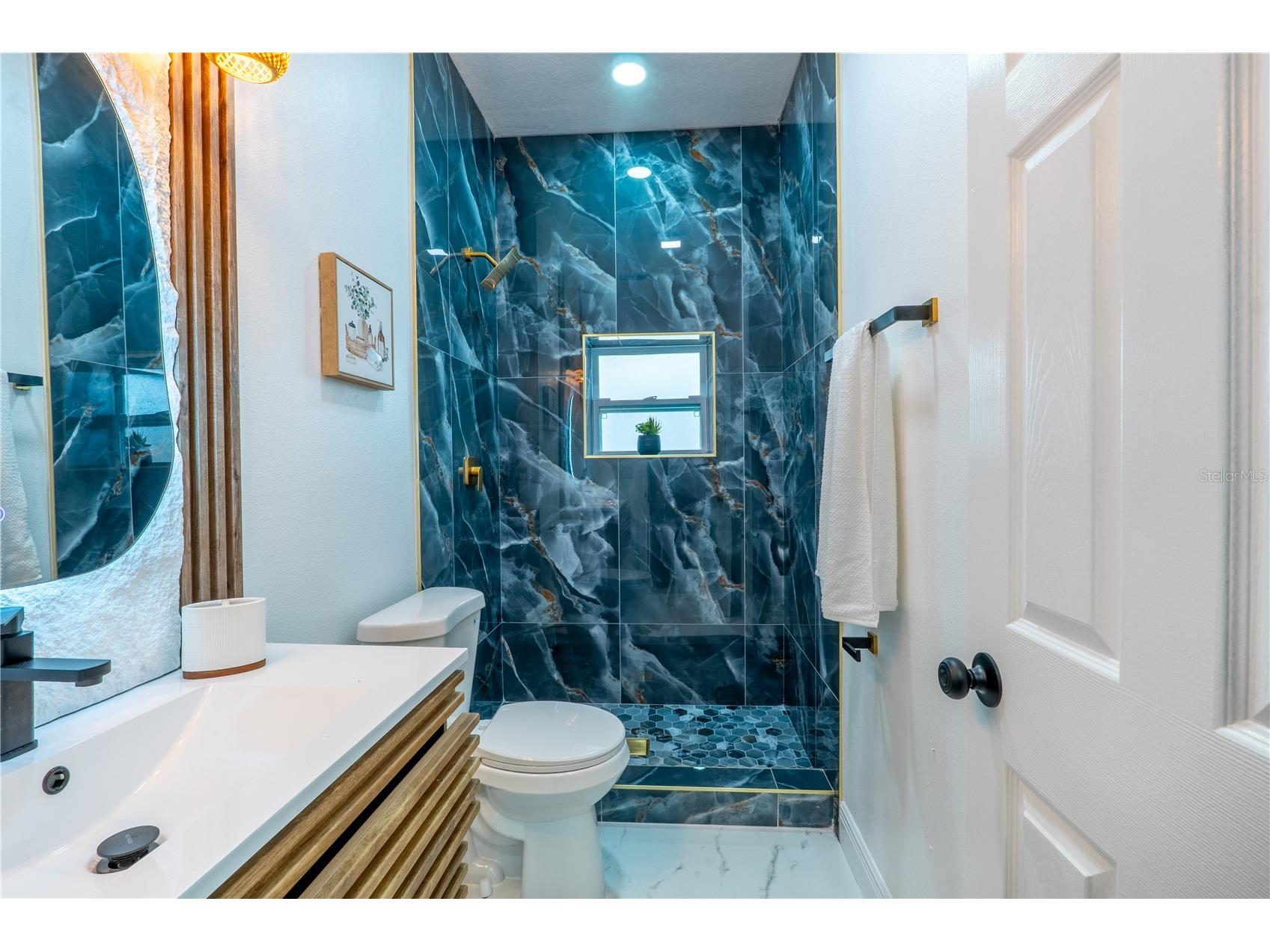 8408 N Seminole Avenue Tampa FL 33604 TB8515474 image16