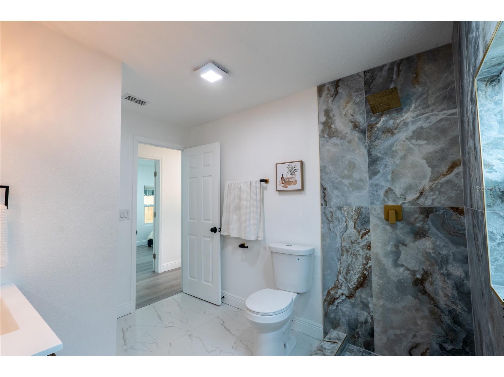 8408 N Seminole Avenue Tampa FL 33604 TB8515474 image19