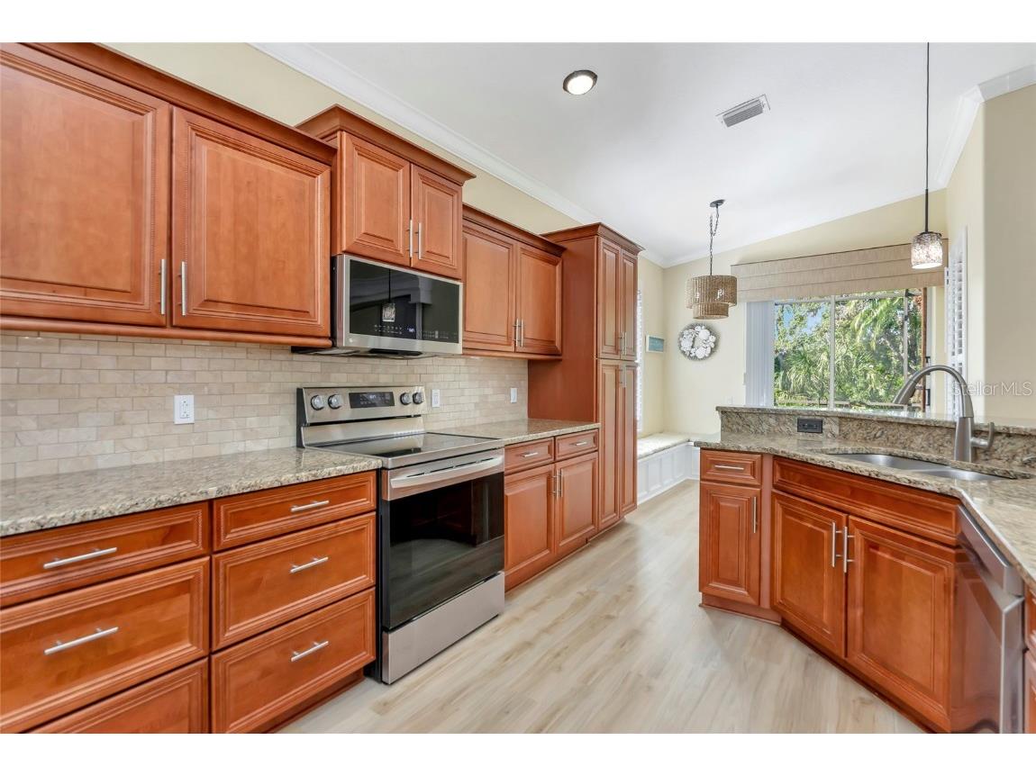 8408 Whispering Woods Court Lakewood Ranch FL 34202 A4671961 image12