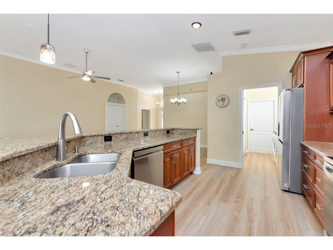 8408 Whispering Woods Court Lakewood Ranch FL 34202 A4671961 image13