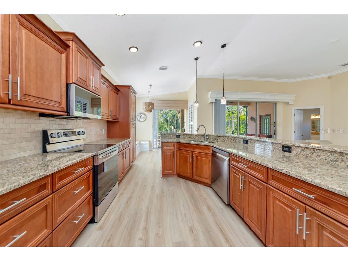 8408 Whispering Woods Court Lakewood Ranch FL 34202 A4671961 image14