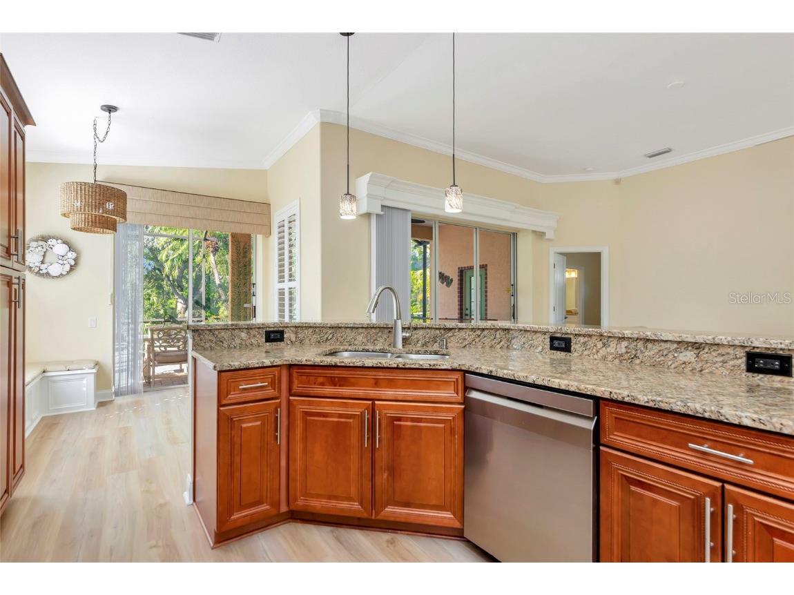 8408 Whispering Woods Court Lakewood Ranch FL 34202 A4671961 image16