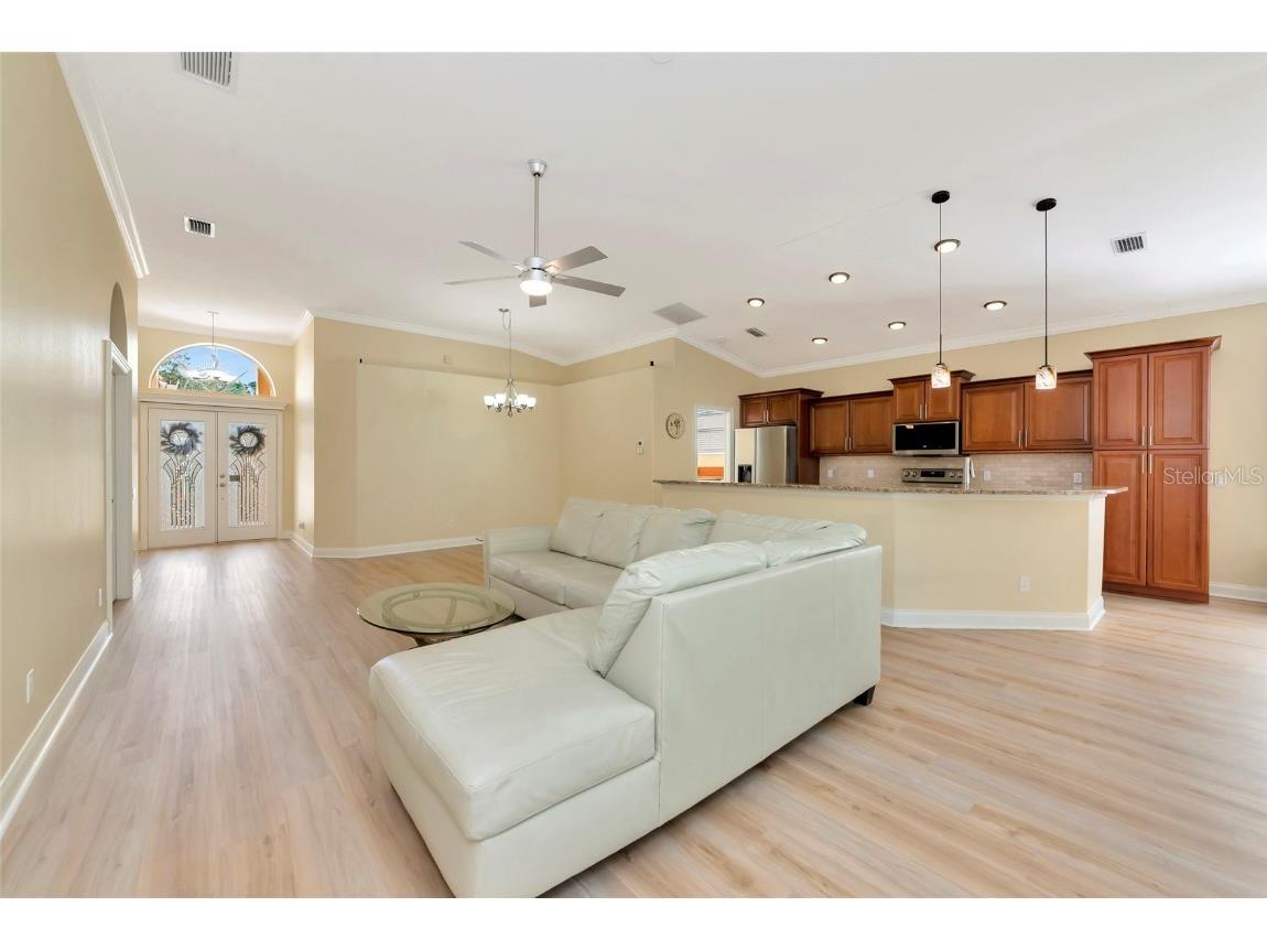 8408 Whispering Woods Court Lakewood Ranch FL 34202 A4671961 image4