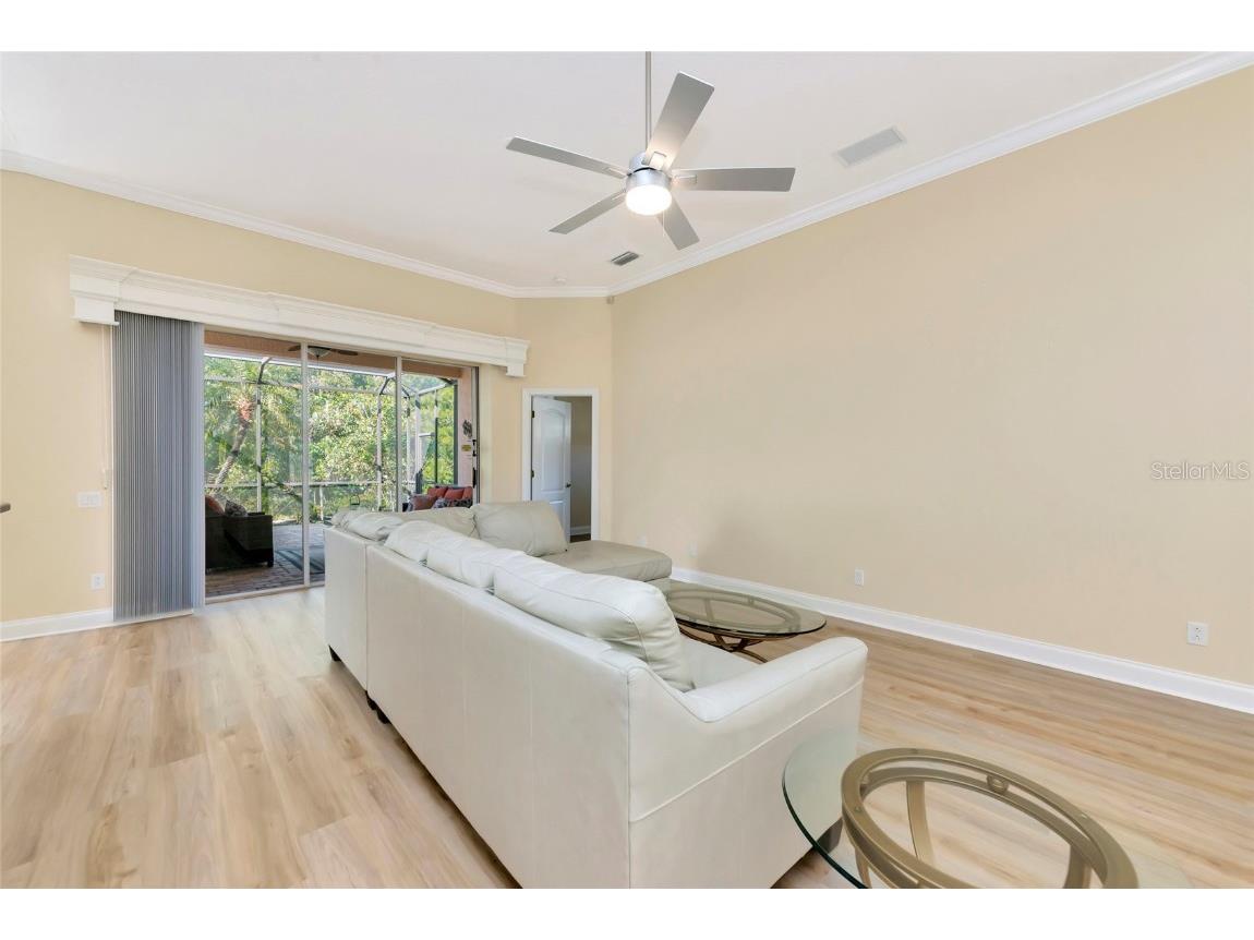 8408 Whispering Woods Court Lakewood Ranch FL 34202 A4671961 image5