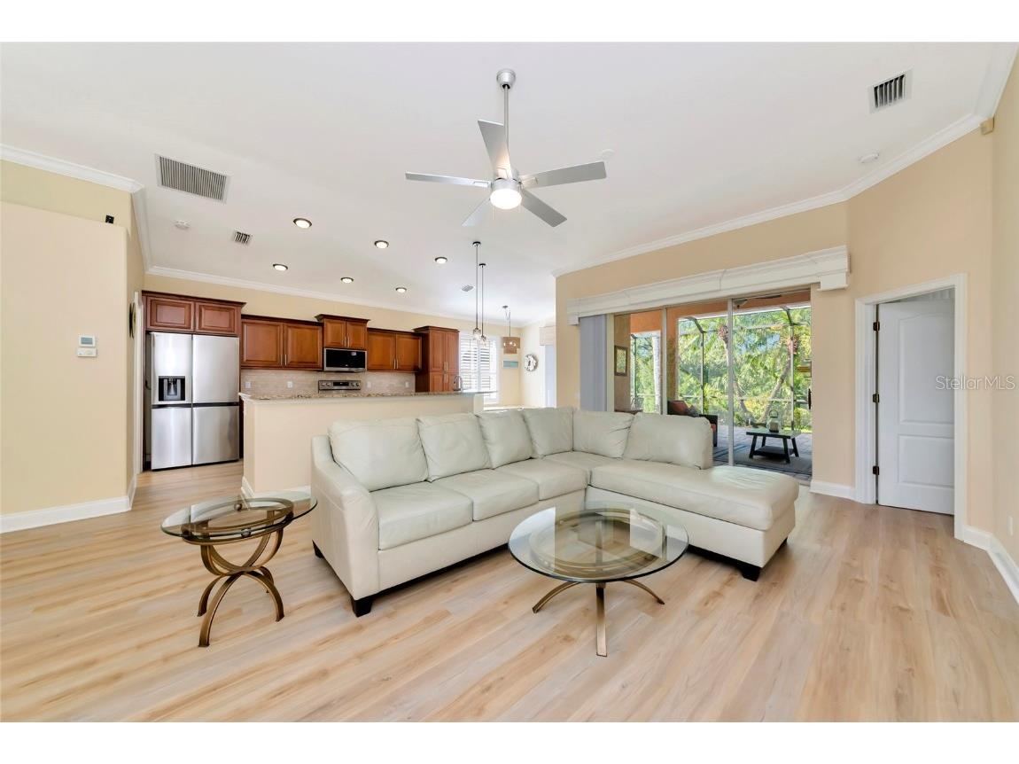 8408 Whispering Woods Court Lakewood Ranch FL 34202 A4671961 image7