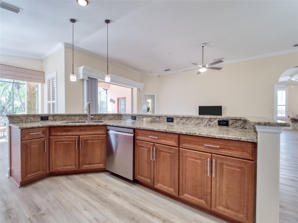 8408 Whispering Woods Court Lakewood Ranch FL 34202 - LAKE UIHLEIN A4676527 image18